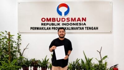 Foto Ketua Tim Pemenangan Tari Budayanti Usop, Damai Alam Usop, terkait laporan proses Pemilihan Rektor UPR ke Ombudsman Kalteng