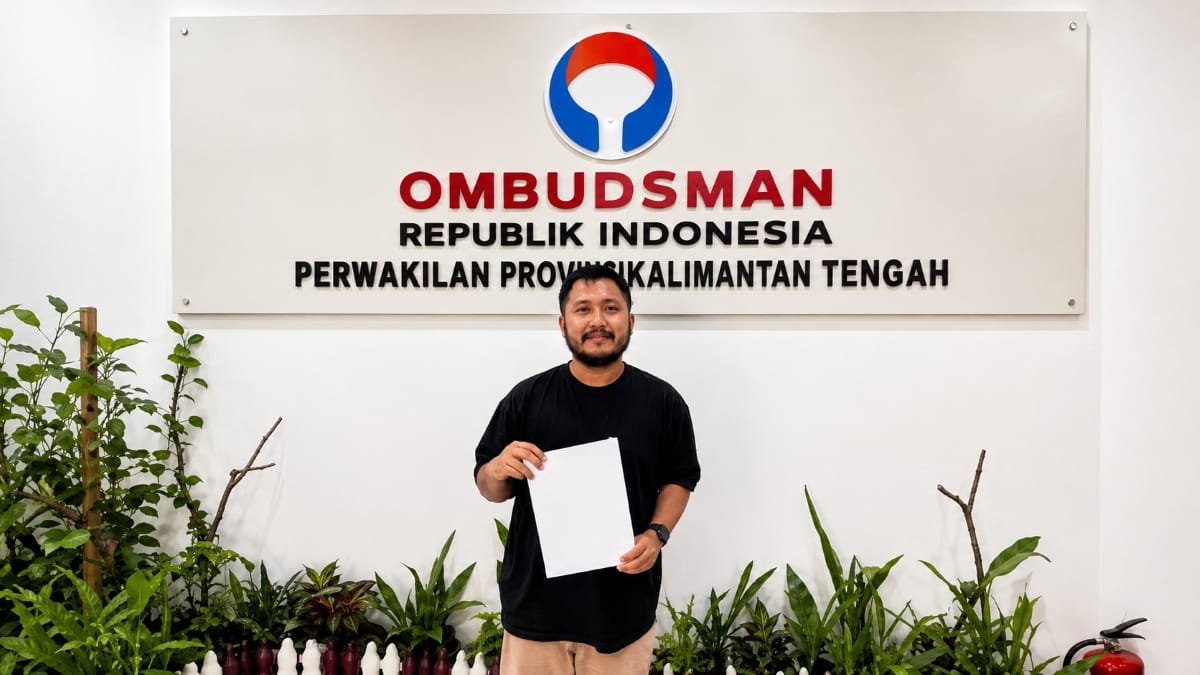 Foto Ketua Tim Pemenangan Tari Budayanti Usop, Damai Alam Usop, terkait laporan proses Pemilihan Rektor UPR ke Ombudsman Kalteng