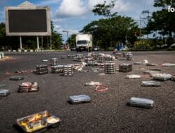 Ompreng MBG Jatuh, SOP Distribusi Disorot