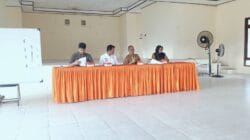 Rapat evaluasi FPKMS di Gedung Serbaguna Kecamatan Hanau, Kabupaten Seruyan, membahas penyitaan dan pengelolaan eks lahan PT BJAP yang menjadi sorotan warga Desa Bukit Buluh.
