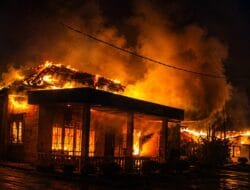 Kantor Agrinas Labura Dibakar Usai Warga Tewas