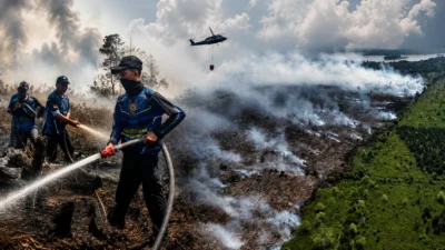 Karhutla Gambut Tumbang Nusa Belum Padam Meski Water Bombing Dikerahkan